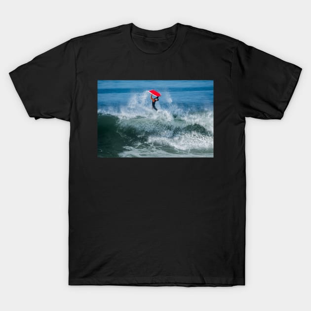 Bodyboarder in action T-Shirt by homydesign